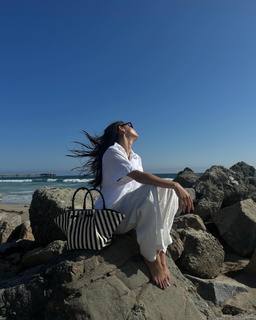 Kelsey Merritt feet photo thumbnail