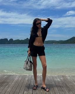 Kelsey Merritt feet photo thumbnail