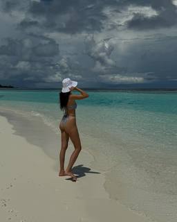 Kelsey Merritt feet photo thumbnail