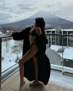 Kelsey Merritt feet photo thumbnail