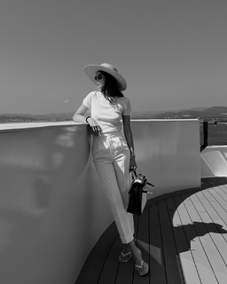 Kelsey Merritt feet photo thumbnail