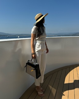 Kelsey Merritt feet photo thumbnail