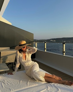 Kelsey Merritt feet photo thumbnail