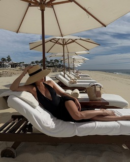 Kelsey Merritt feet photo thumbnail