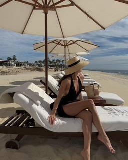 Kelsey Merritt feet photo thumbnail