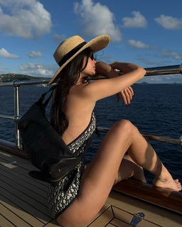 Kelsey Merritt feet photo thumbnail