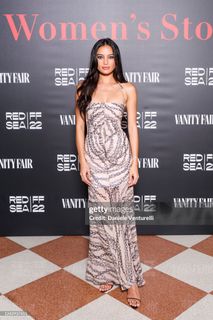 Kelsey Merritt feet photo thumbnail