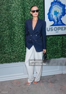 Kelsey Merritt feet photo thumbnail