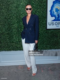 Kelsey Merritt feet photo thumbnail