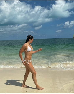 Kelsey Plum feet photo thumbnail