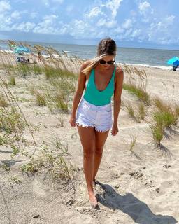 Kelsey Riggs feet photo 17
