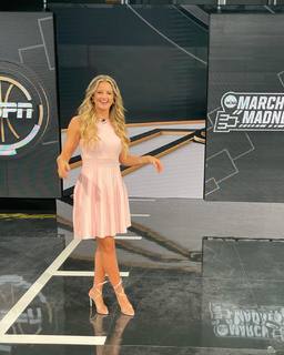 Kelsey Riggs feet photo 7