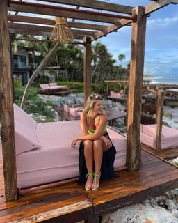 Kelsey Riggs feet photo 2