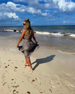 Kelsey Riggs feet photo 15