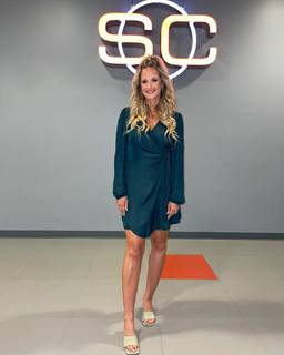Kelsey Riggs feet photo 12