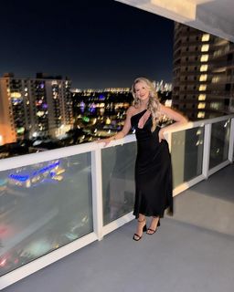 Kelsey Riggs feet photo 17