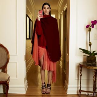 Kendall Jenner feet photo thumbnail
