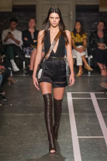 Kendall Jenner feet photo thumbnail