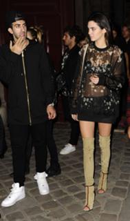 Kendall Jenner feet photo thumbnail