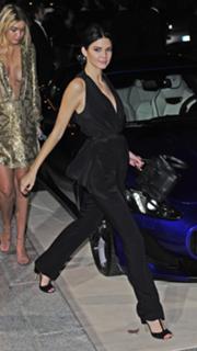 Kendall Jenner feet photo thumbnail
