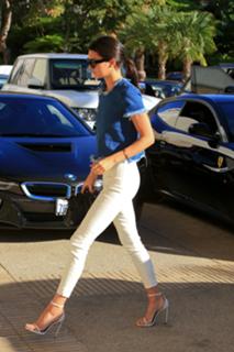 Kendall Jenner feet photo thumbnail