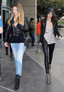 Kendall Jenner feet photo thumbnail