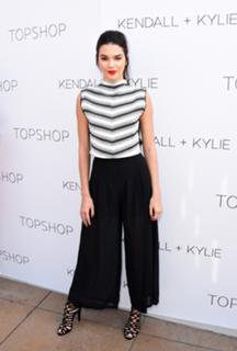 Kendall Jenner feet photo thumbnail