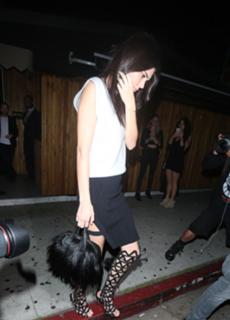 Kendall Jenner feet photo thumbnail