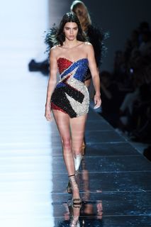 Kendall Jenner feet photo thumbnail