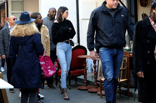 Kendall Jenner feet photo thumbnail
