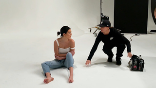 Kendall Jenner feet photo thumbnail