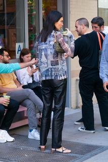 Kendall Jenner feet photo thumbnail