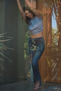 Kendall Jenner feet photo thumbnail