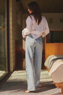 Kendall Jenner feet photo thumbnail