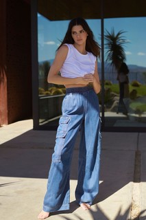 Kendall Jenner feet photo thumbnail
