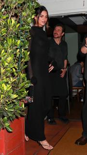 Kendall Jenner feet photo thumbnail