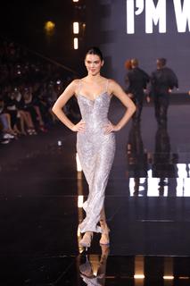 Kendall Jenner feet photo thumbnail