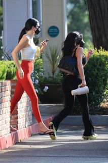 Kendall Jenner feet photo thumbnail