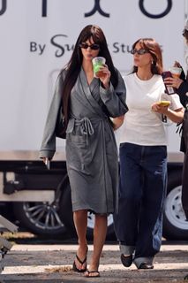 Kendall Jenner feet photo thumbnail