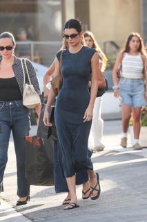 Kendall Jenner feet photo thumbnail