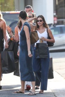 Kendall Jenner feet photo thumbnail