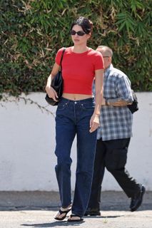 Kendall Jenner feet photo thumbnail