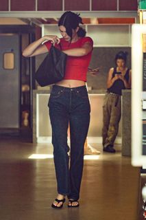 Kendall Jenner feet photo thumbnail