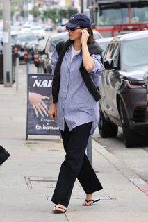 Kendall Jenner feet photo thumbnail