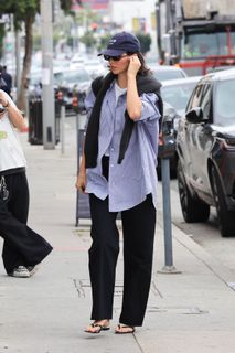 Kendall Jenner feet photo thumbnail