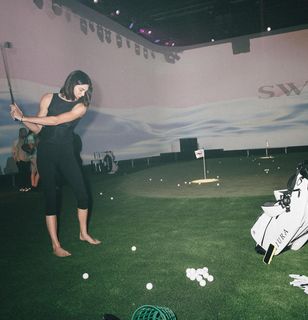 Kendall Jenner feet photo thumbnail