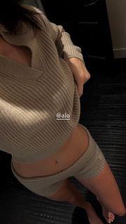 Kendall Jenner feet photo 18
