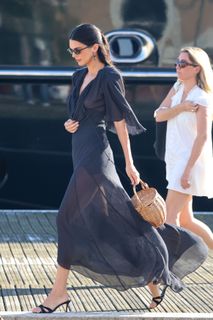 Kendall Jenner feet photo 12