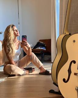 Kendall Toole feet photo 14