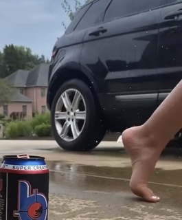 Kendall Vertes feet photo 3